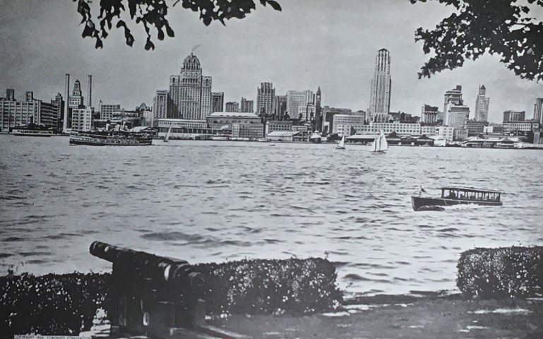 VIEW OF TORONTO WATER FRONT