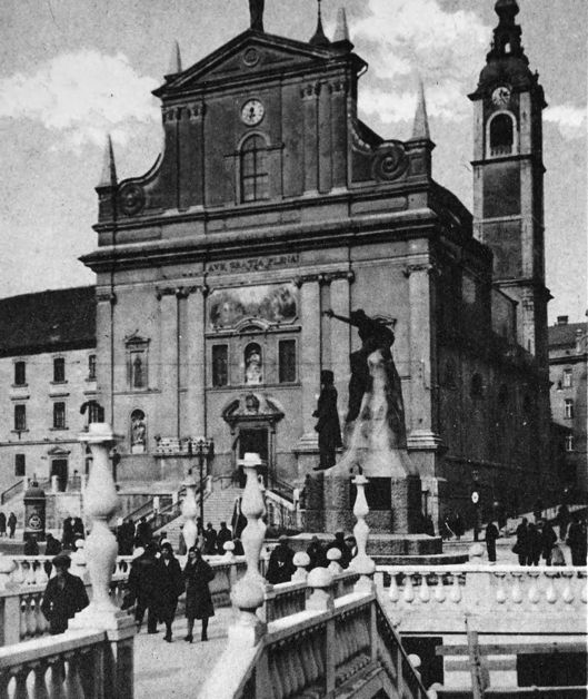 photo of ornate building