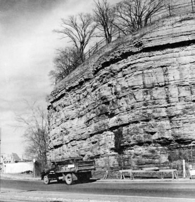 wall of Ottawa limestone along Wellington Street